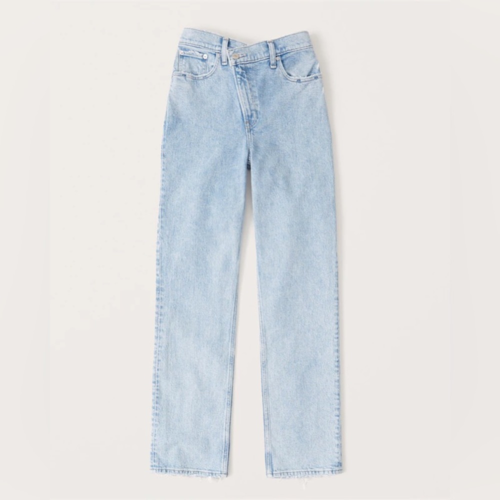 Abercrombie and Fitch Ultra High Rise 90s Straight Jean